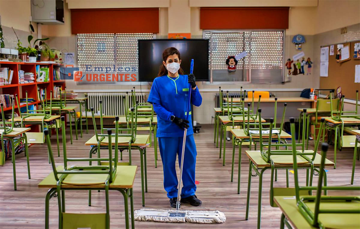 Personal de limpieza escolar