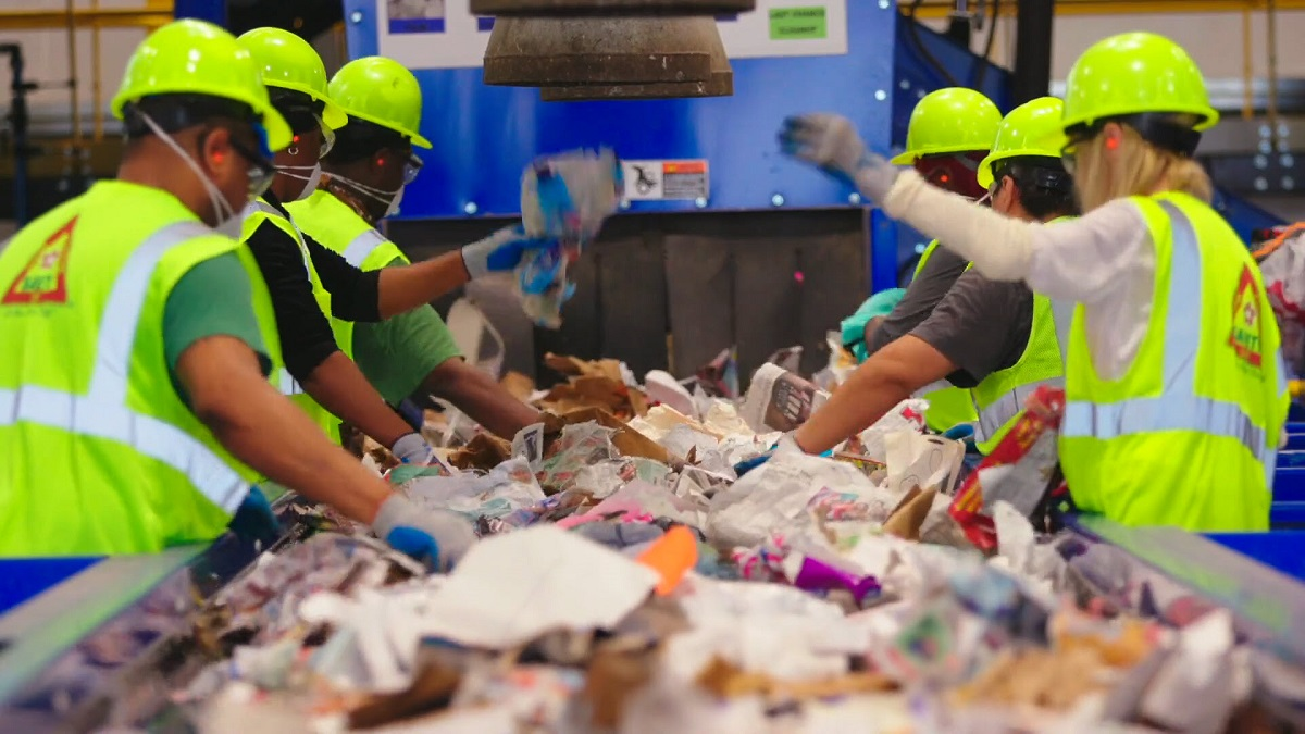 Trabajador de planta de reciclaje